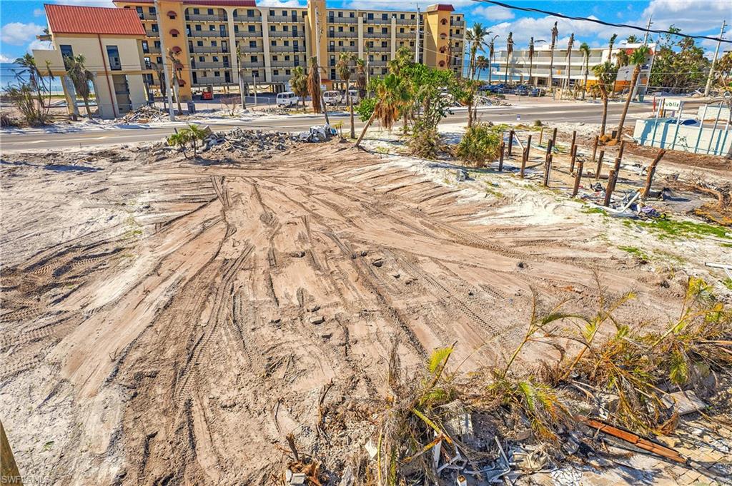 HOLIDAY SHORES - Land