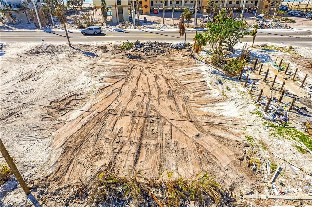 HOLIDAY SHORES - Land