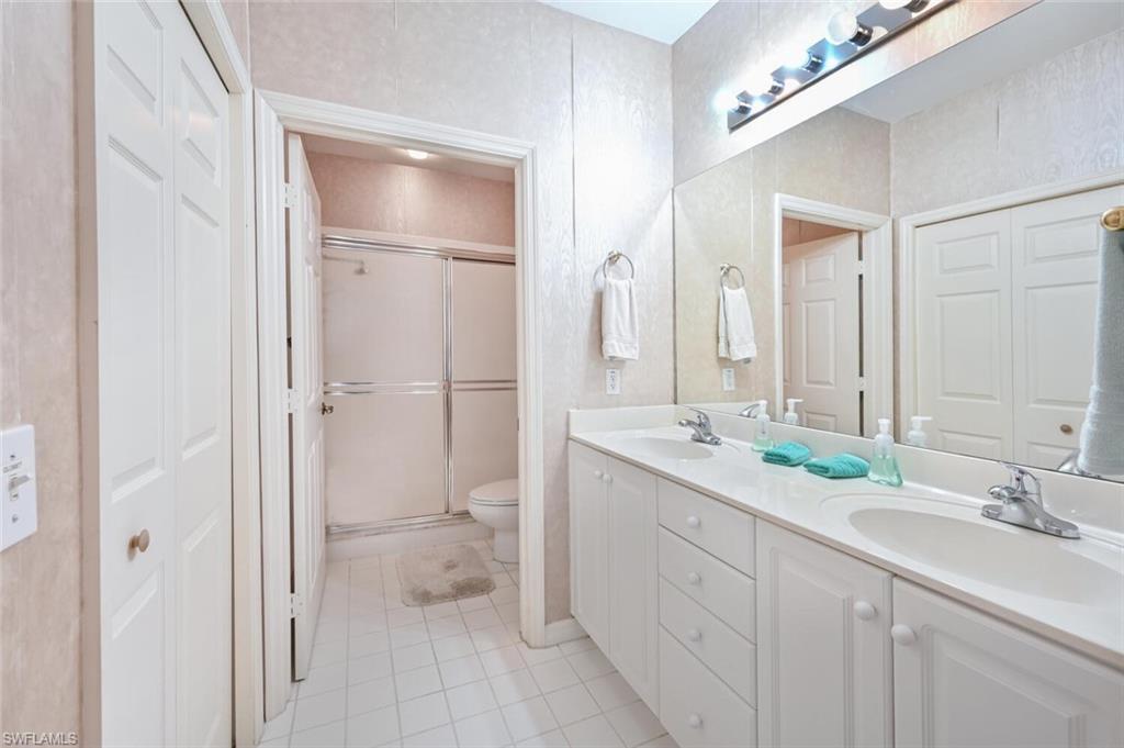 CHARLESTON SQUARE - Residential