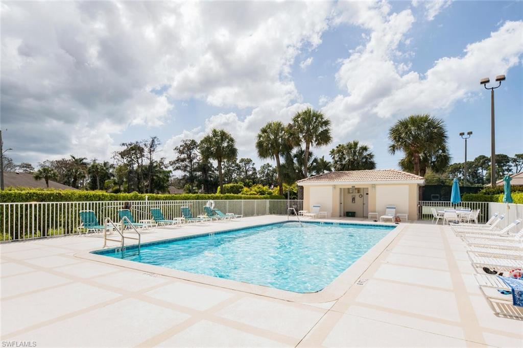 CHARLESTON SQUARE - Residential