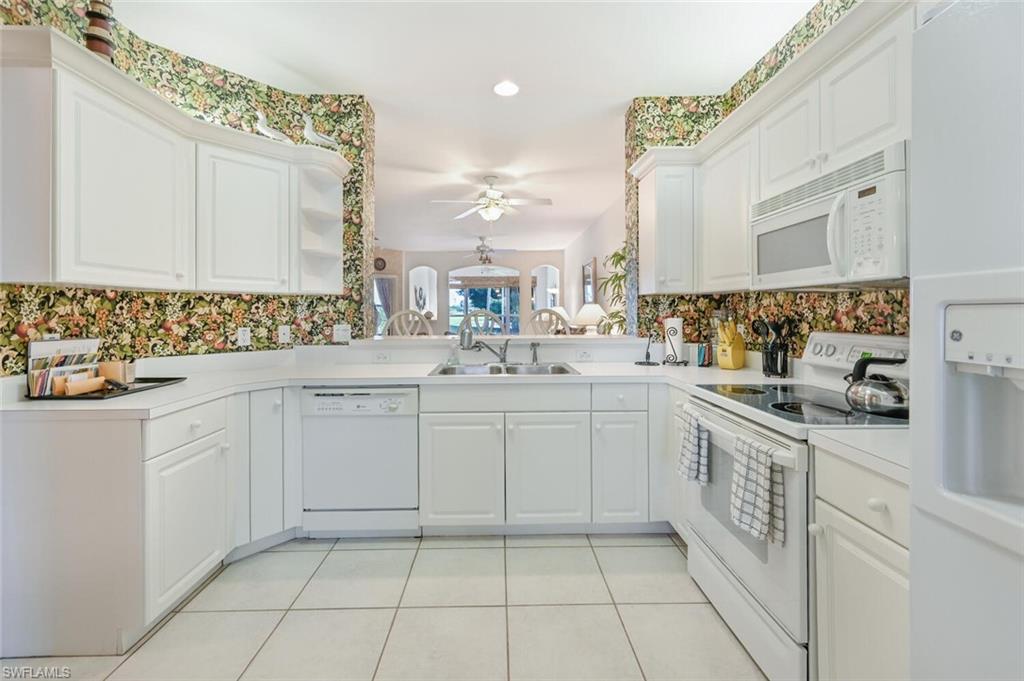 CHARLESTON SQUARE - Residential