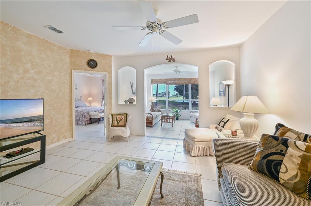 CHARLESTON SQUARE - Residential