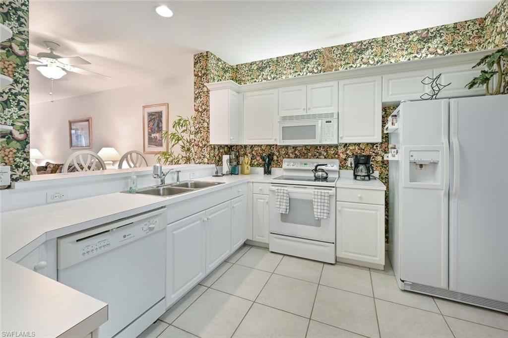 CHARLESTON SQUARE - Residential