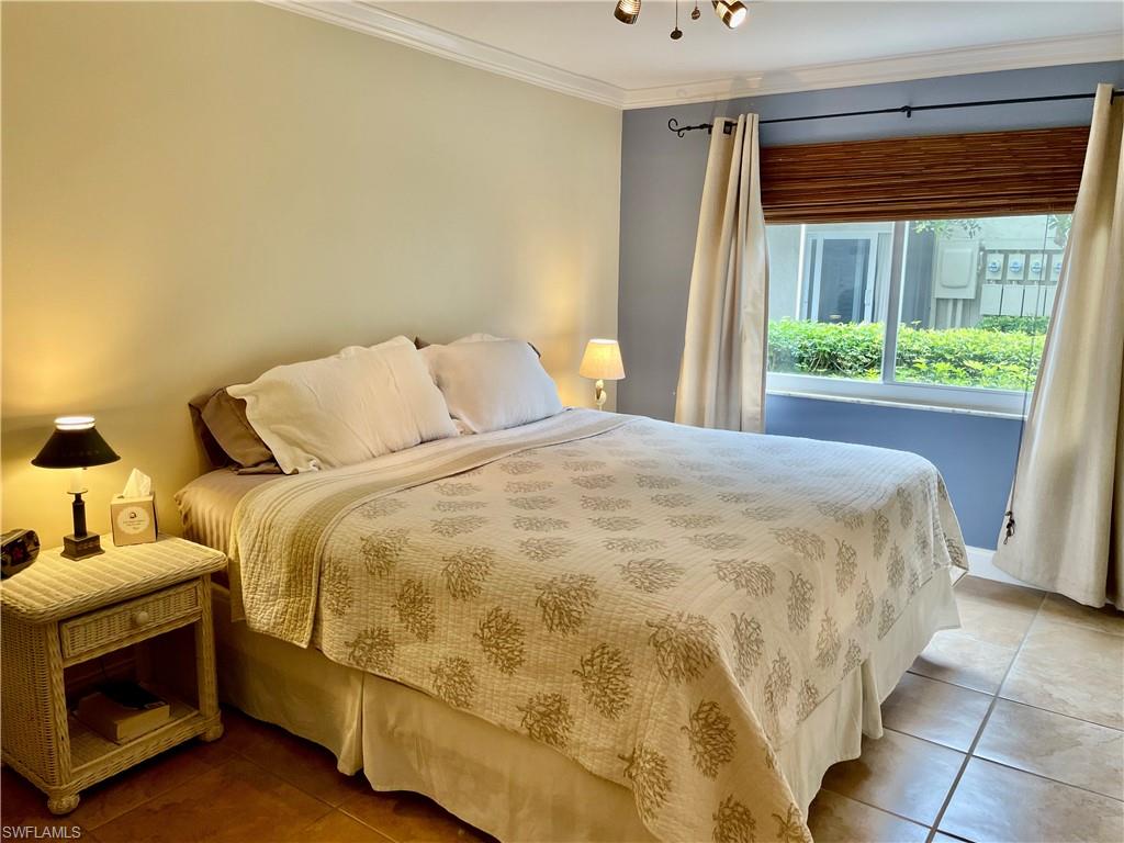 GLADES COUNTRY CLUB - Residential