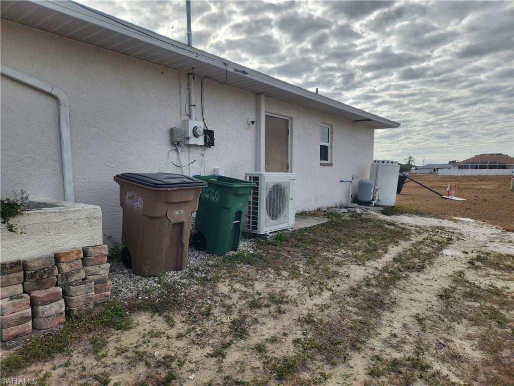 CAPE CORAL - Residential