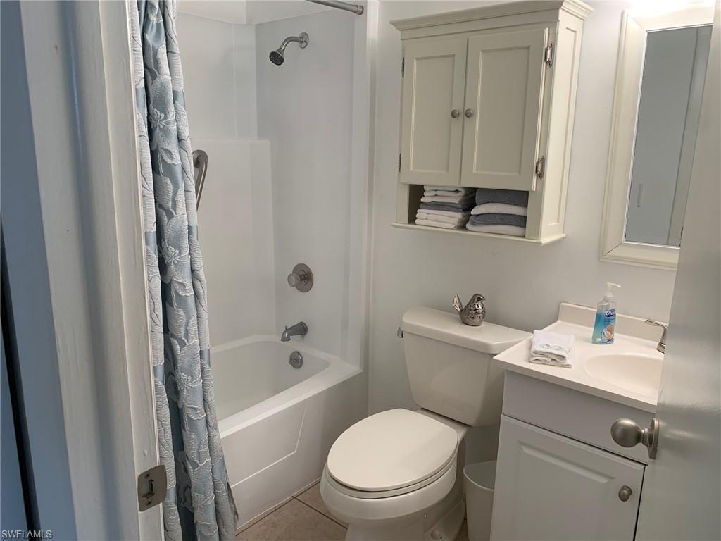 SEVEN LAKES - Residential