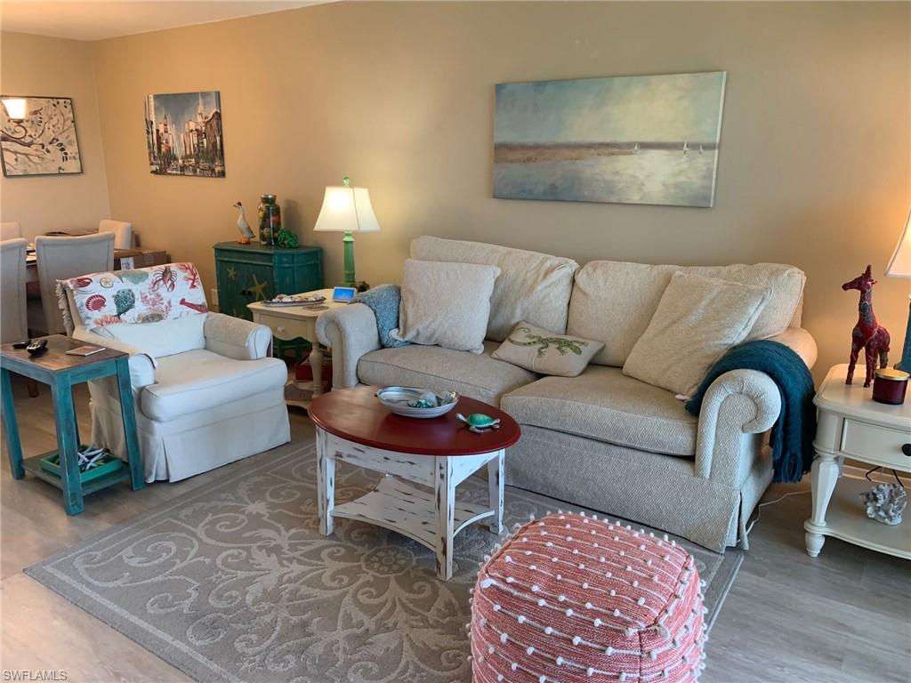 SEVEN LAKES - Residential