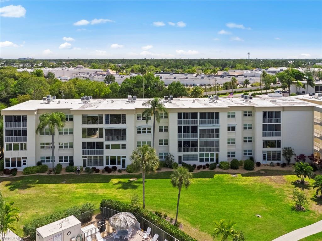 SEVEN LAKES - Residential