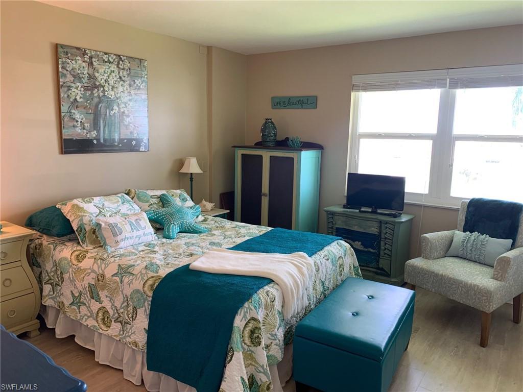 SEVEN LAKES - Residential