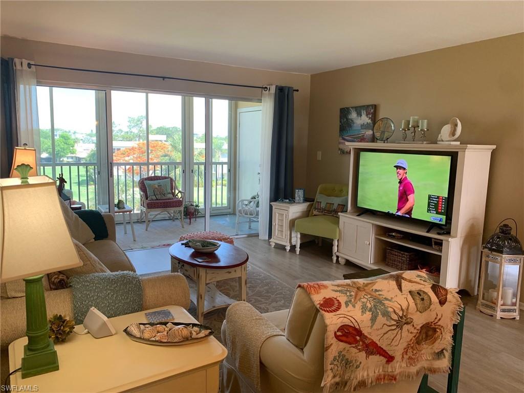 SEVEN LAKES - Residential