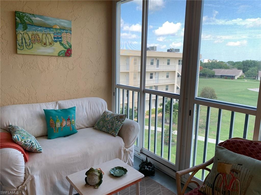 SEVEN LAKES - Residential