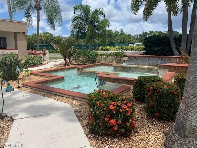 SEVEN LAKES - Residential