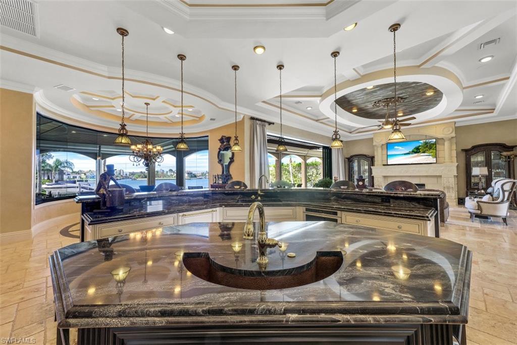 MARCO BEACH - Residential