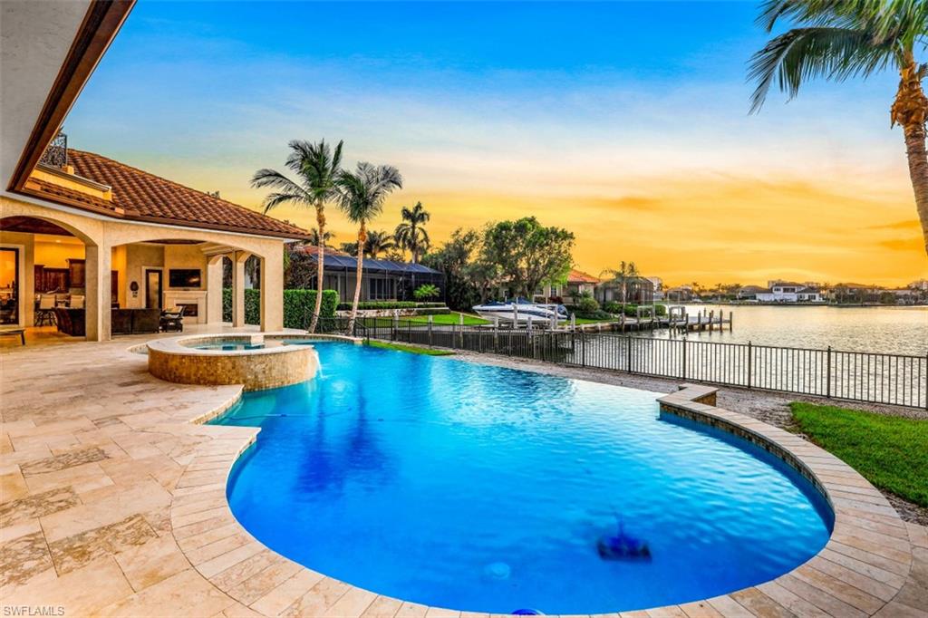 MARCO BEACH - Residential