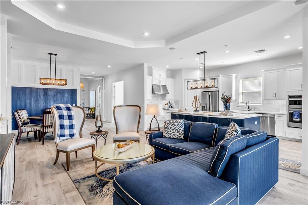 ESPLANADE - Residential Lease