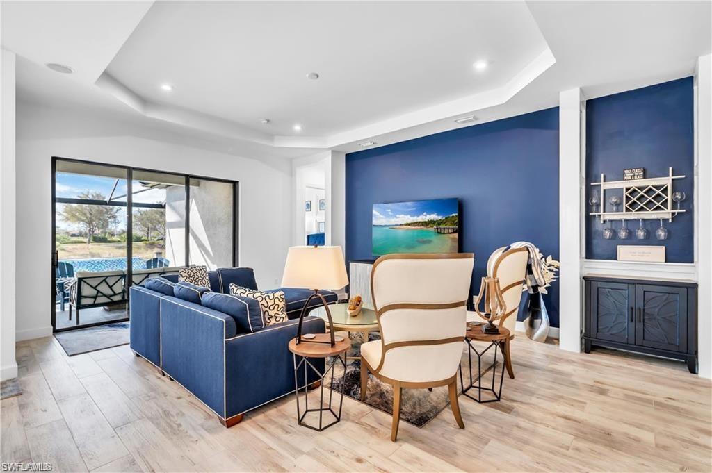 ESPLANADE - Residential Lease