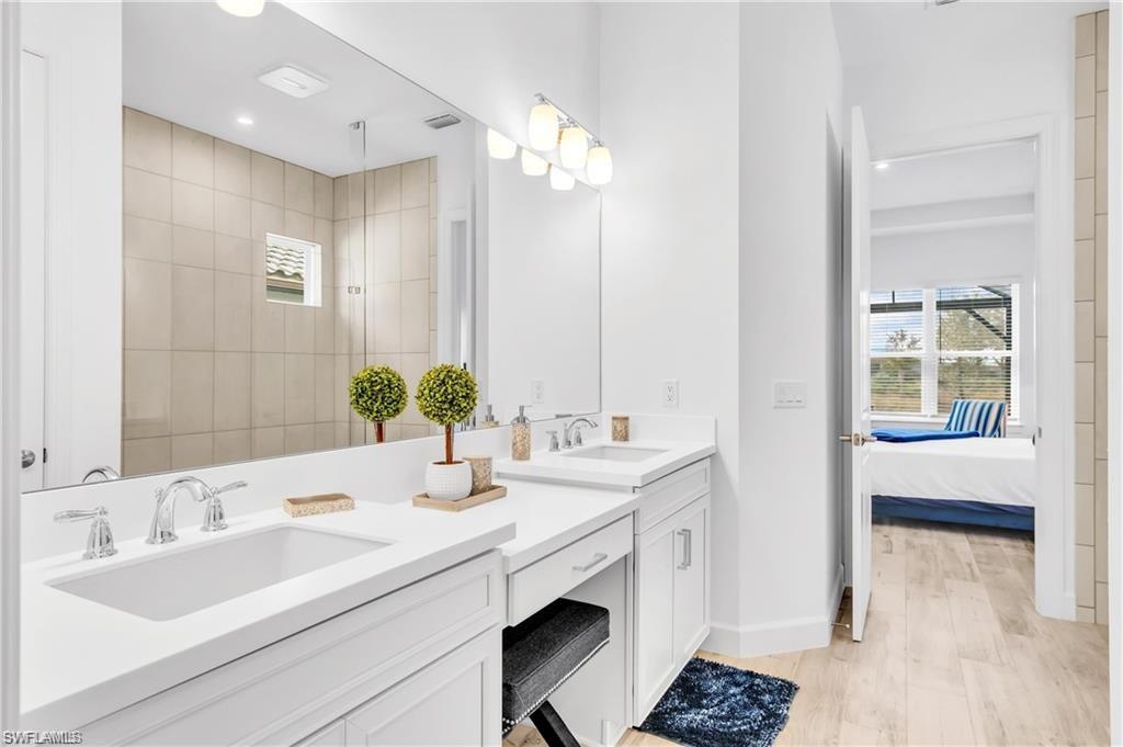 ESPLANADE - Residential Lease