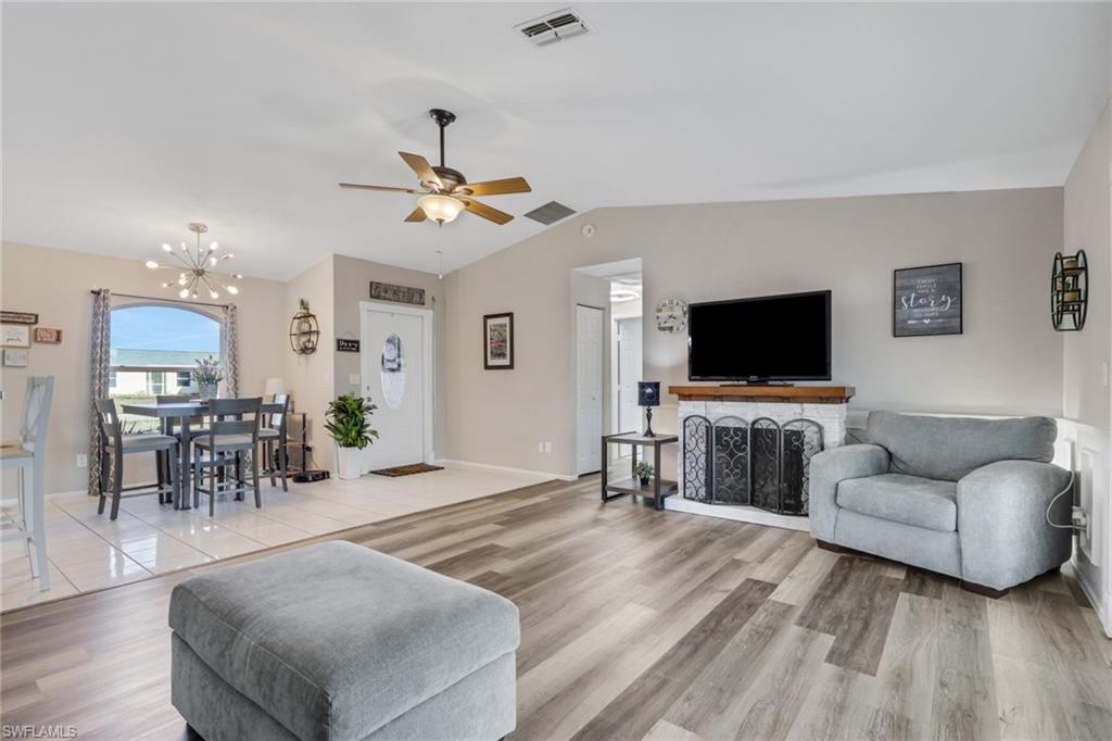 CAPE CORAL - Residential