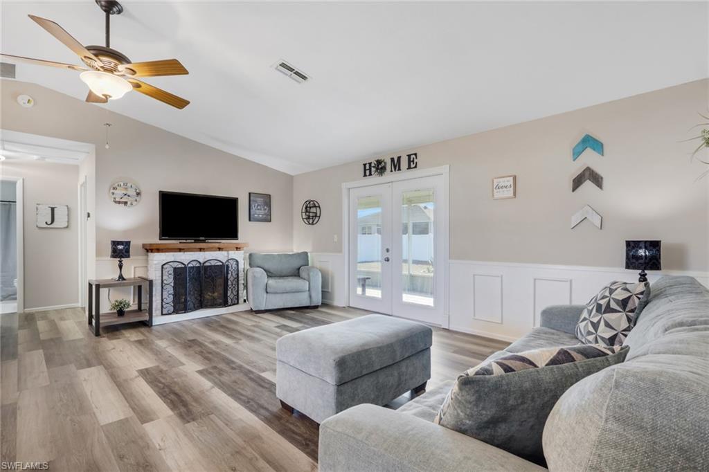 CAPE CORAL - Residential