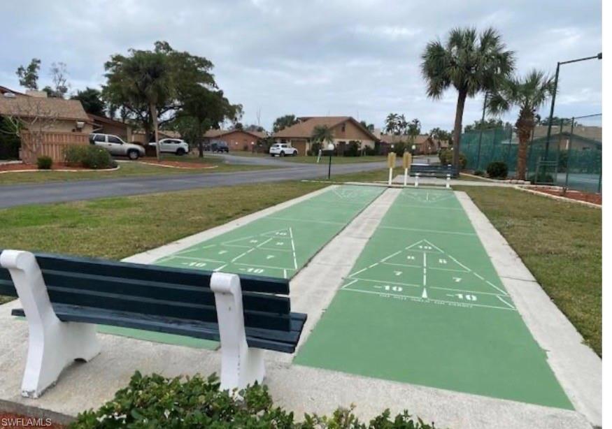 ROYAL WOODS - Residential