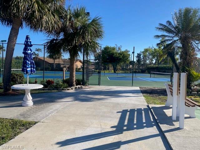 ROYAL WOODS - Residential