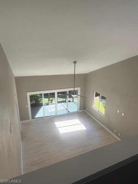 ROYAL WOODS - Residential