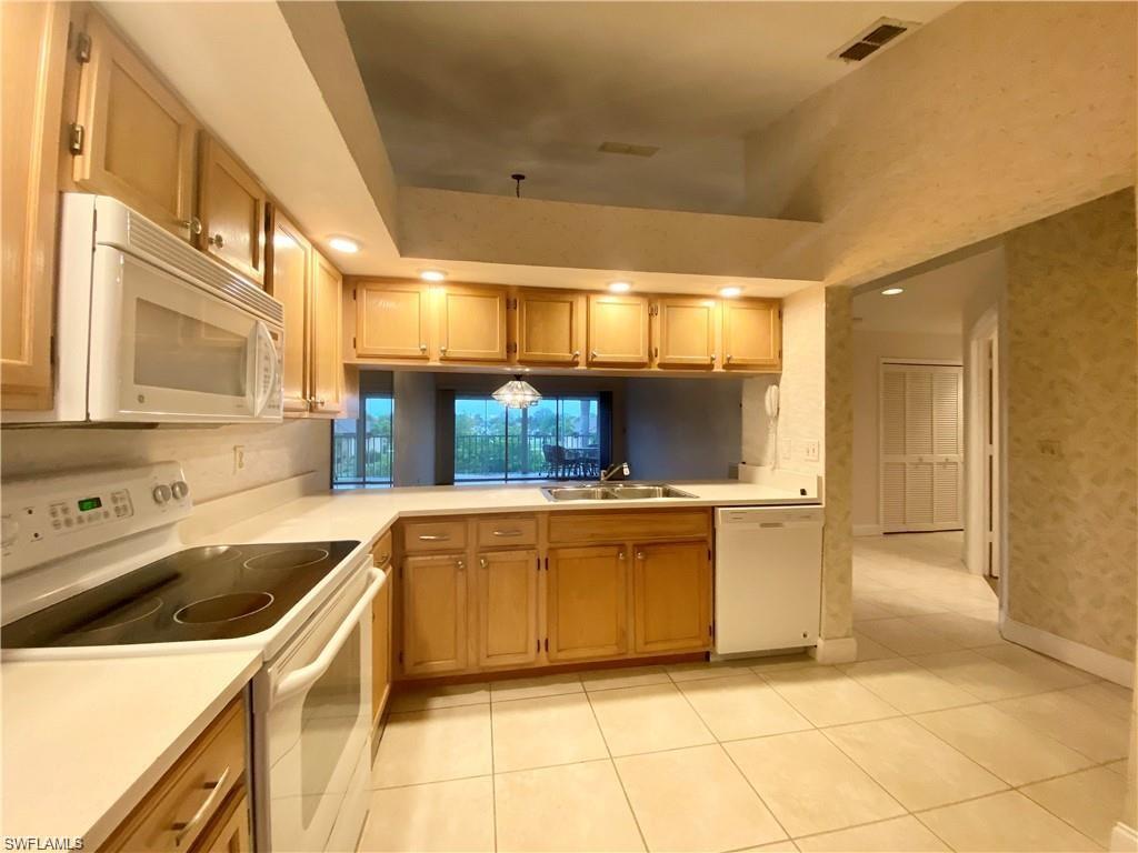 POINTE CORAL CONDO - Residential