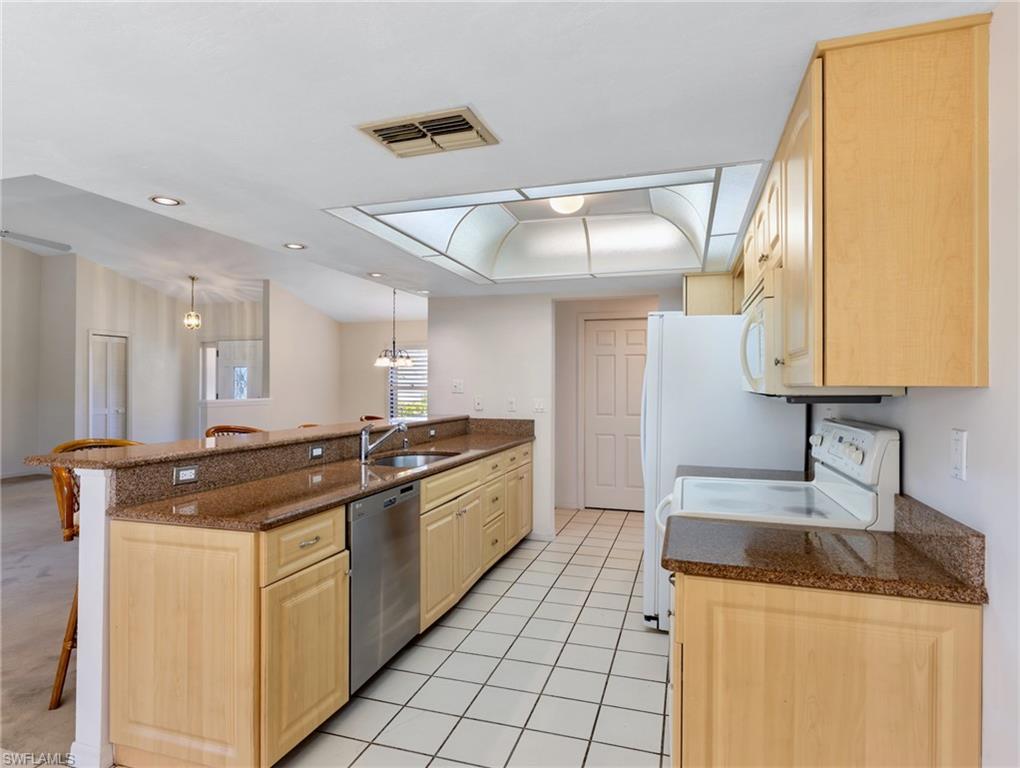 CALOOSA YACHT & RACQUET CLUB - Residential