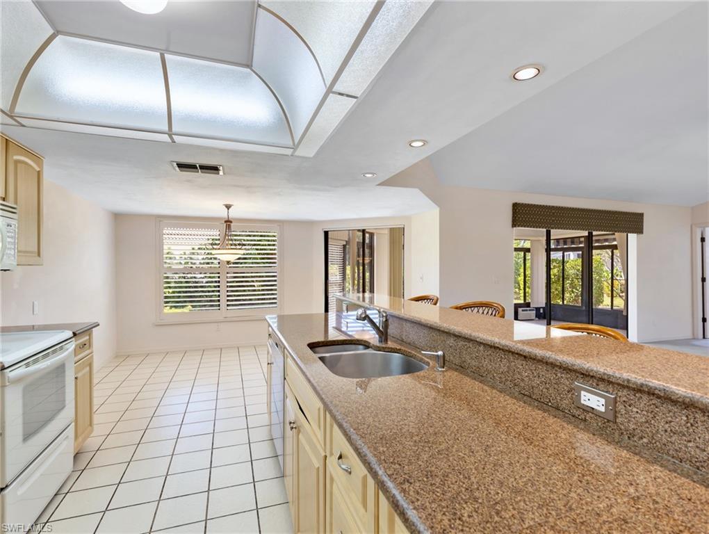 CALOOSA YACHT & RACQUET CLUB - Residential