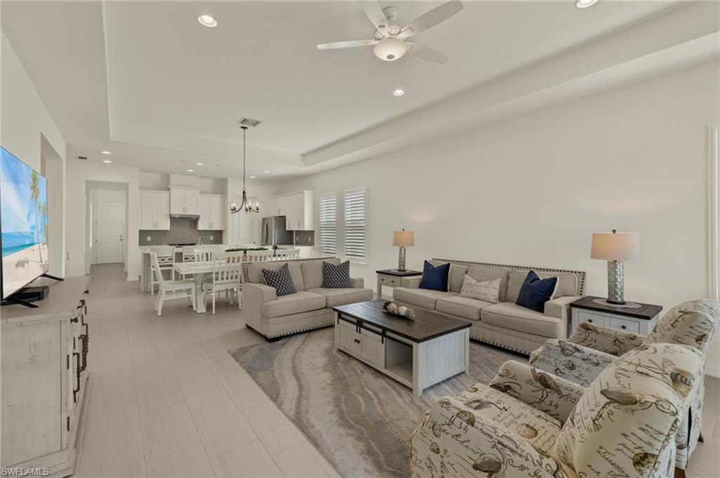 SAVANNAH LAKES - Residential