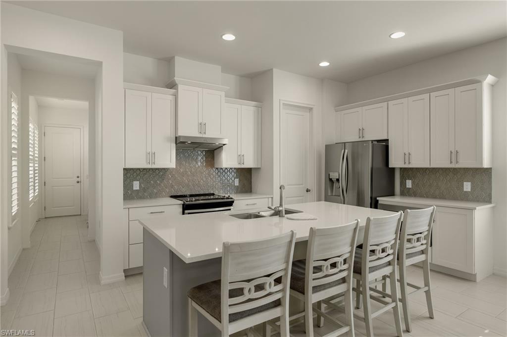 SAVANNAH LAKES - Residential