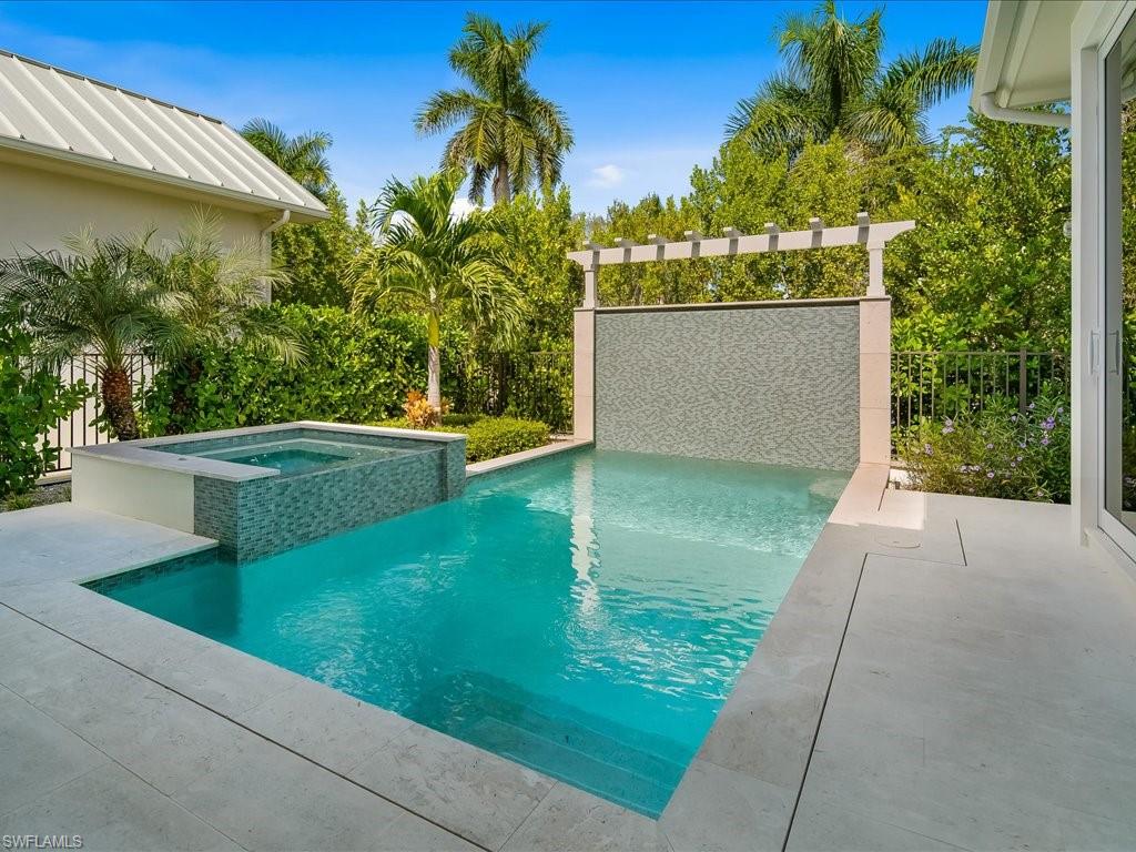 MANGROVE BAY - Residential