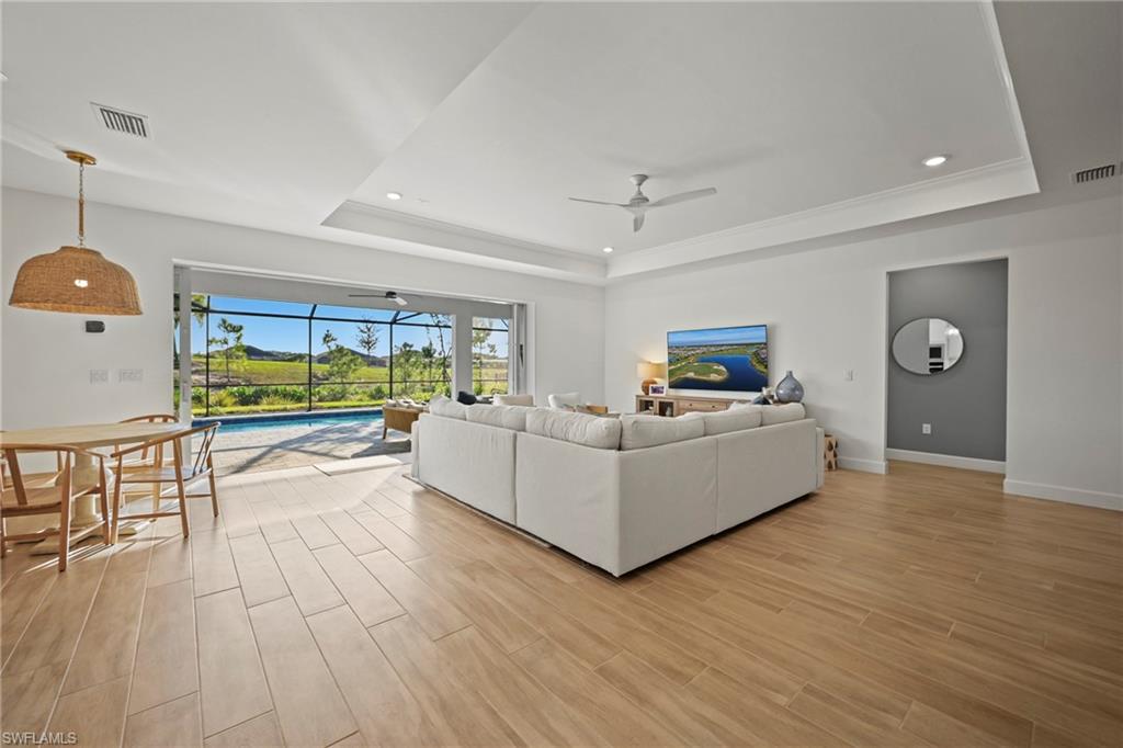 NORTHRIDGE - Residential