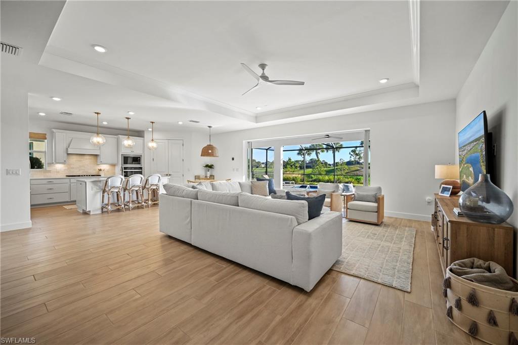 NORTHRIDGE - Residential