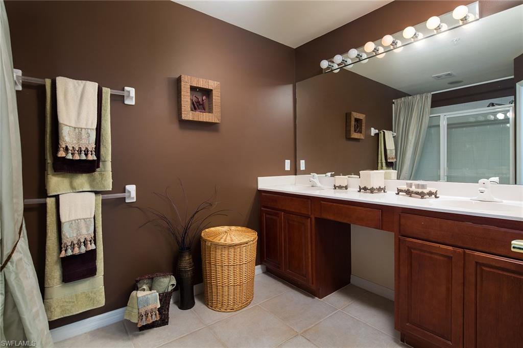 STRATFORD PLACE - Residential