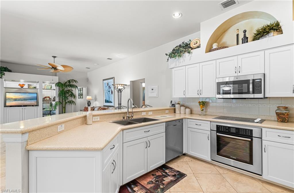 HERITAGE PALMS ESTATES - Residential