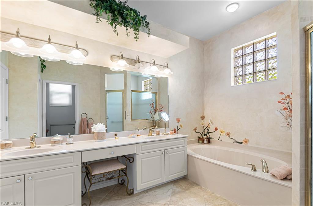 HERITAGE PALMS ESTATES - Residential