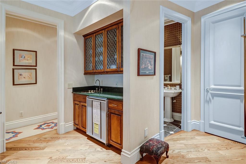 BAY COLONY SHORES - Residential