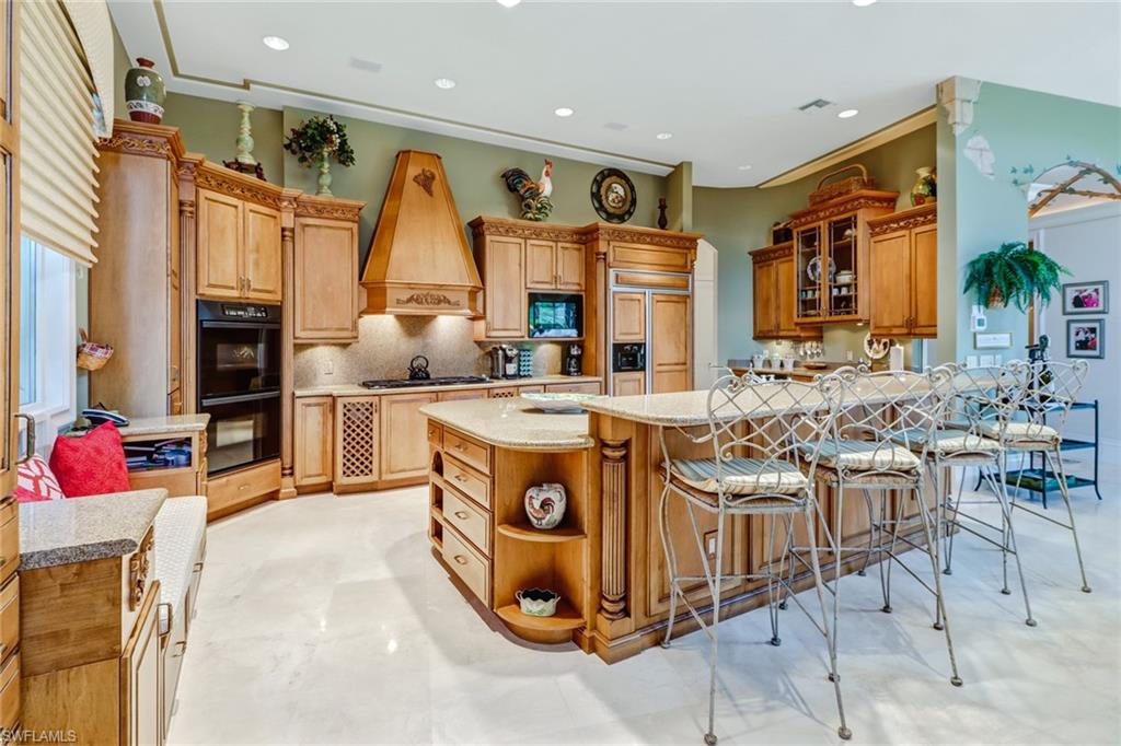 BAY COLONY SHORES - Residential