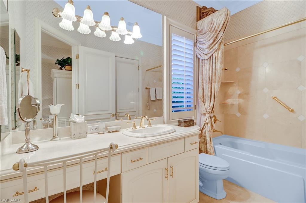 BAY COLONY SHORES - Residential