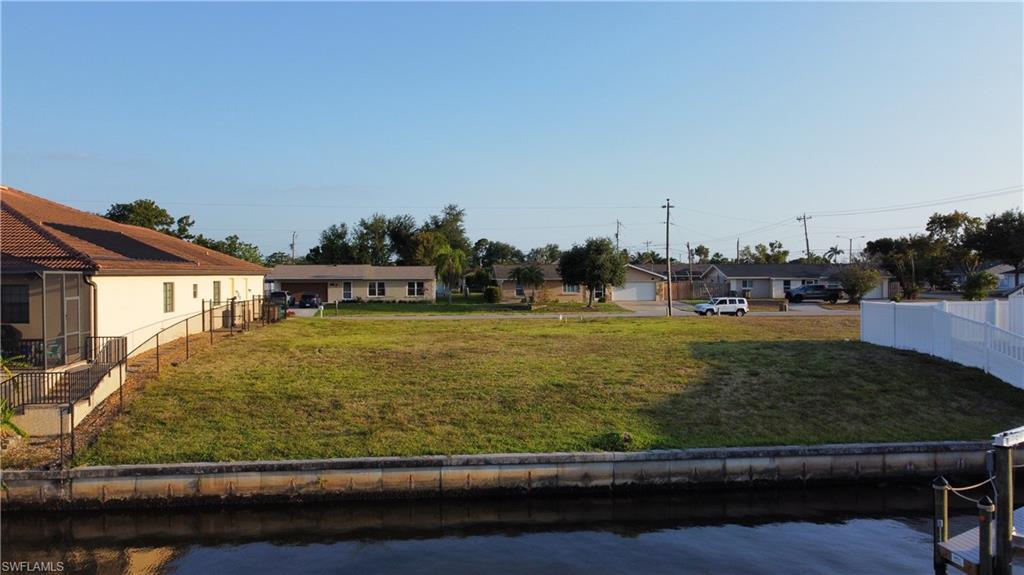CAPE CORAL - Land
