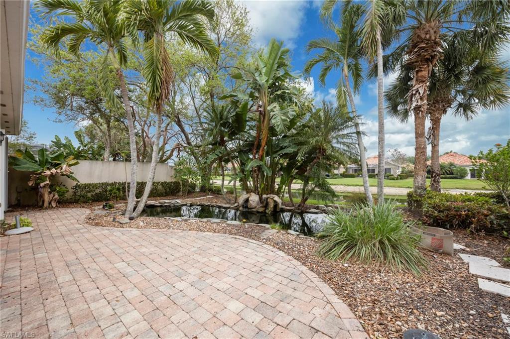 VILLAGE WALK - Residential