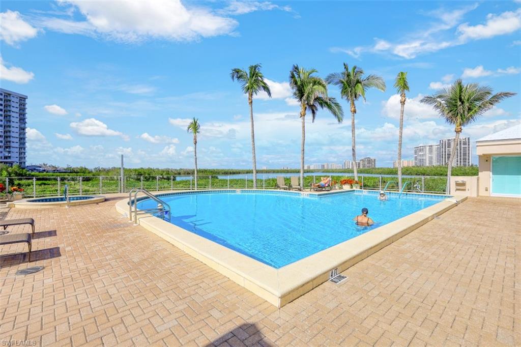 BAYPOINTE AT NAPLES CAY - Residential