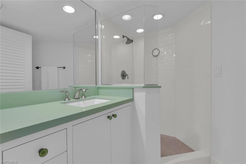 MERIDIAN CLUB - Residential Lease