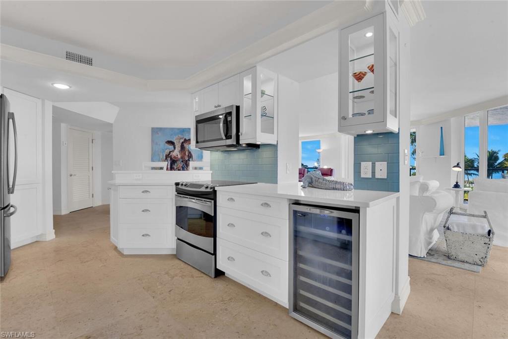 MERIDIAN CLUB - Residential Lease