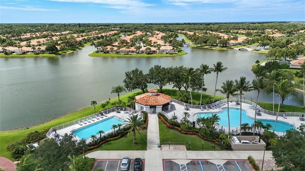 VILLAGE WALK - Residential