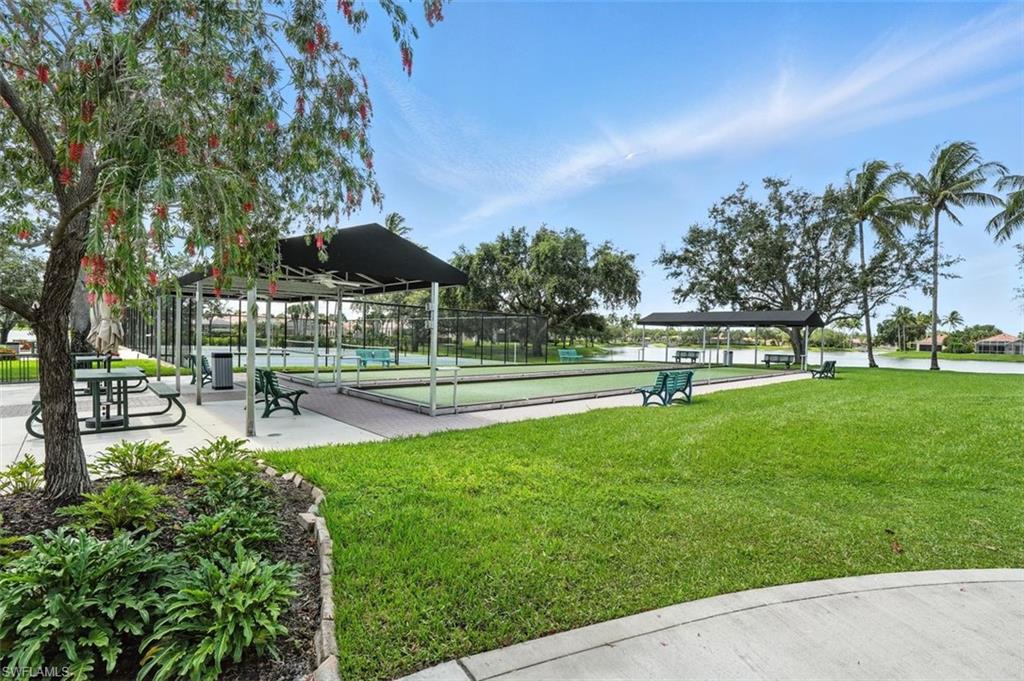 VILLAGE WALK - Residential