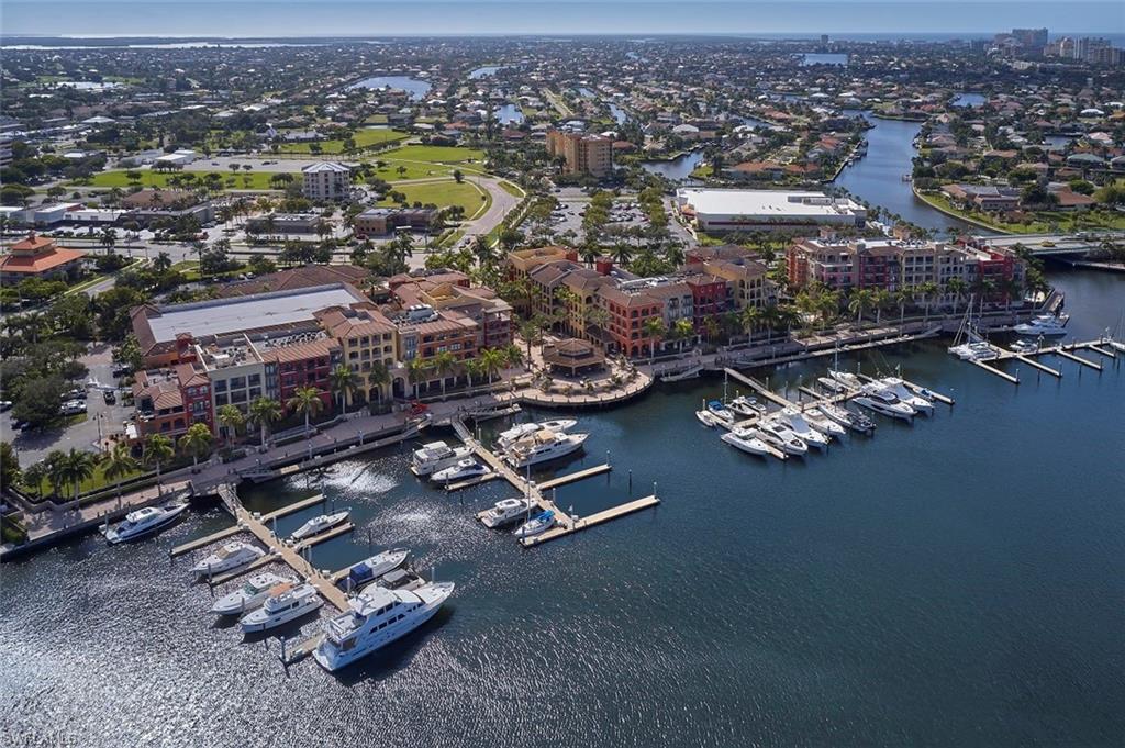 ESPLANADE - Residential