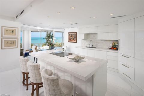 8111 Bay Colony DR 302 NAPLES FL 34108