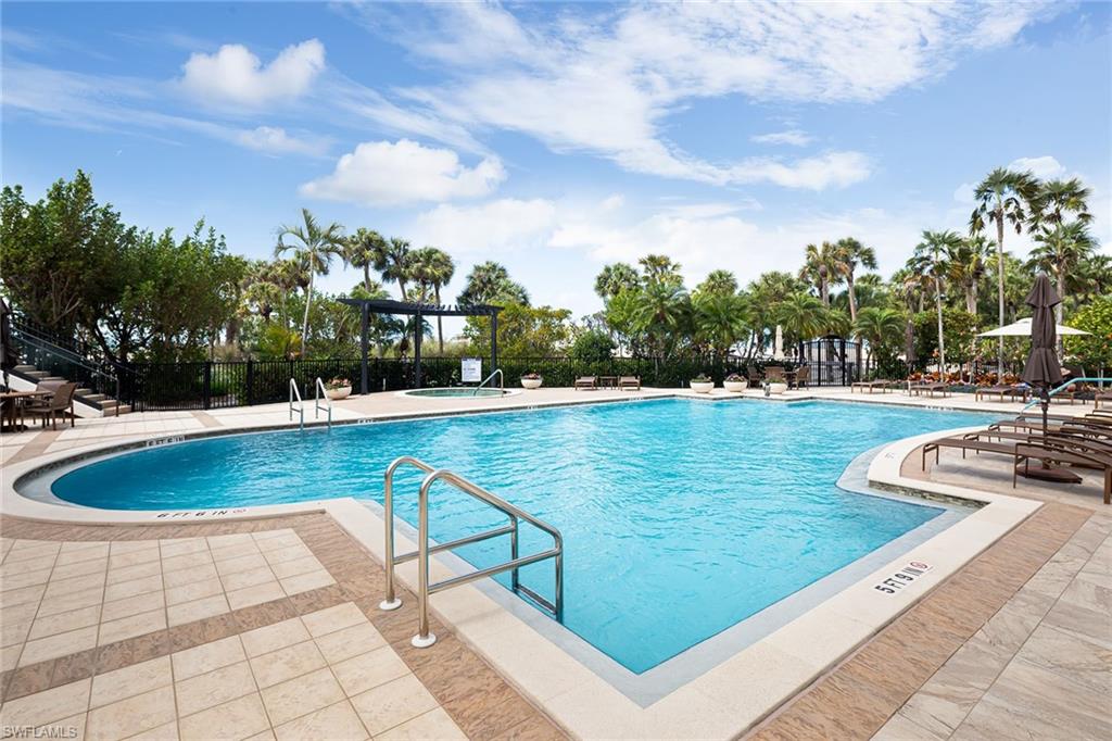 CONTESSA AT BAY COLONY - Residential